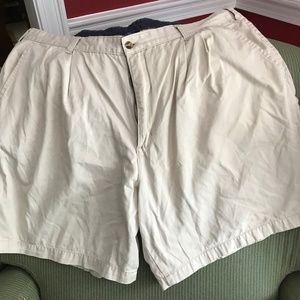 Men’s Catalina khaki shorts, size 44